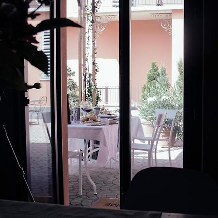 Appartamento Vacanze / Holiday Flat Farfalle&Rossobarbera Montegrosso dʼAsti Buitenkant foto