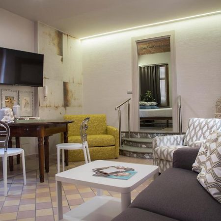 Appartamento Vacanze / Holiday Flat Farfalle&Rossobarbera Montegrosso dʼAsti Buitenkant foto