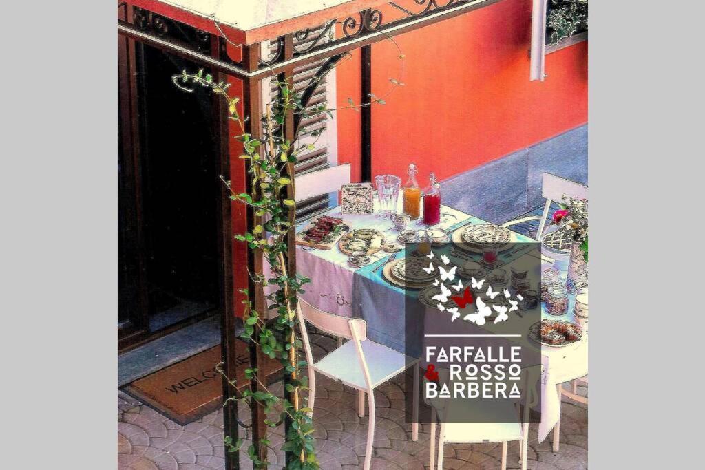 Appartamento Vacanze / Holiday Flat Farfalle&Rossobarbera Montegrosso dʼAsti Buitenkant foto